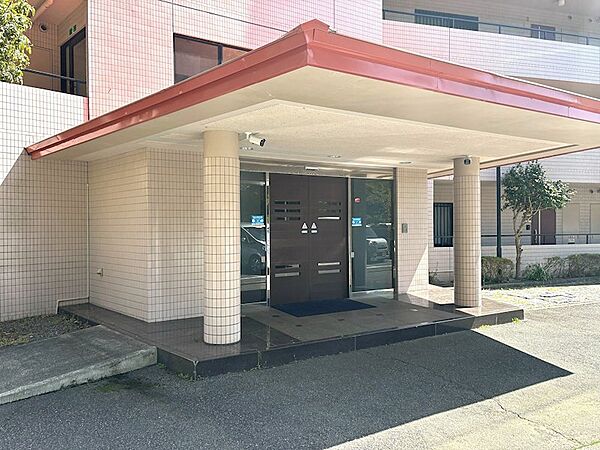 ≪エントランス≫共用部のエントランスです