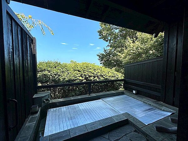 【露天風呂】見晴らしの良い露天風呂です