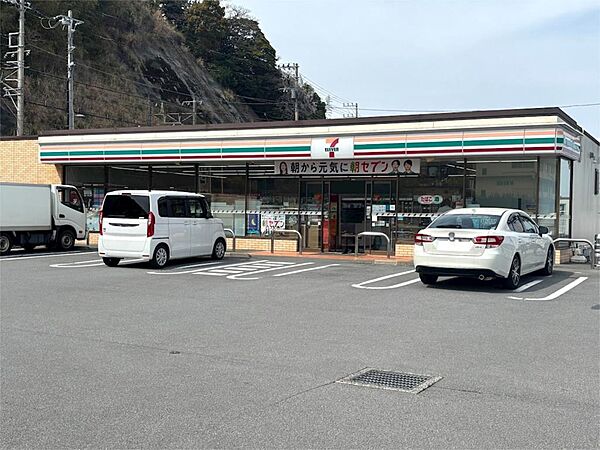セブンイレブン 伊東湯川店（853m）
