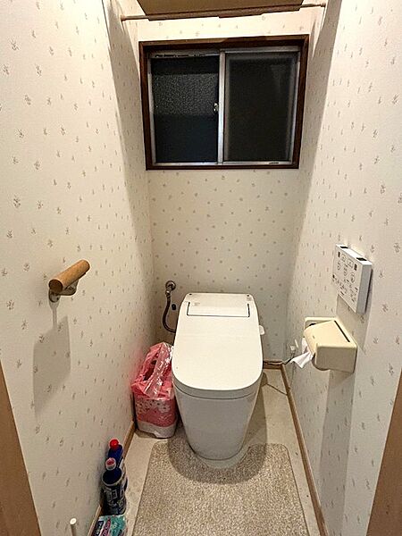 【トイレ】きれいにお使いの温水洗浄便座です