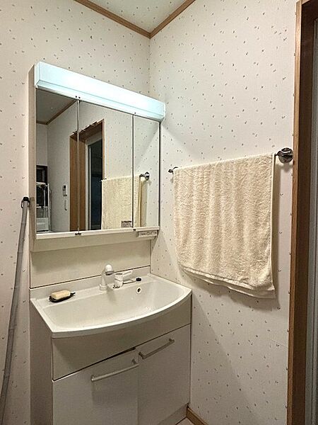 【洗面・脱衣室】広めの洗面脱衣室です