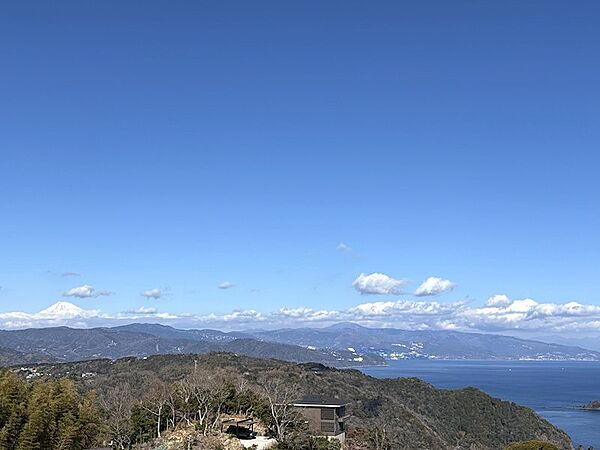 【眺望】富士山と相模湾のコラボレーションを臨みます