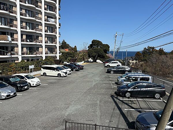 【駐車場】平置き舗装駐車場です