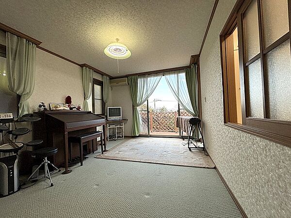 【1階洋室（2）】趣味の部屋にも使えます