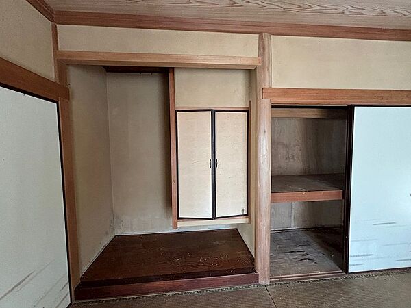 【押入】押入は安心の収納量があります