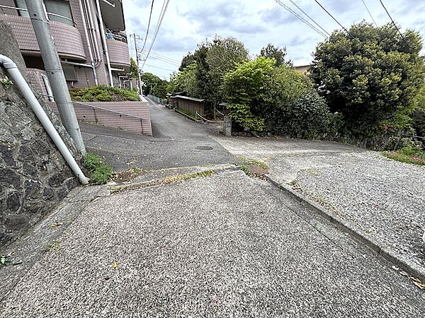 【前面道路】敷地は突き当たりです