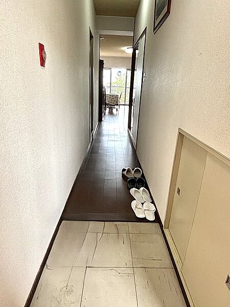 【玄関】玄関も落ち着いた雰囲気です