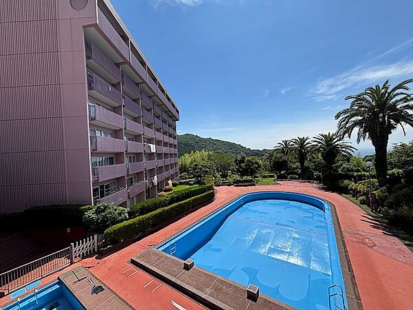 【共用プール】共用プールは夏季のみです