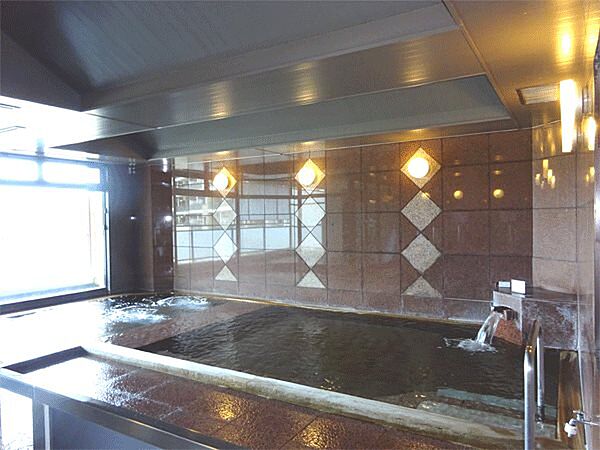 【温泉大浴場】清掃時間以外は24時間温泉に入ることができます。