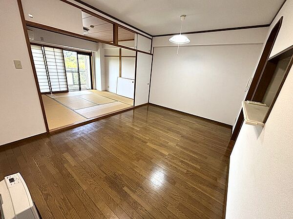 【リビング】別の角度からの撮影です
