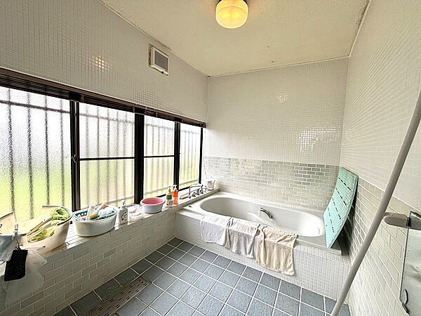 【浴室】広い浴室は開放感があります