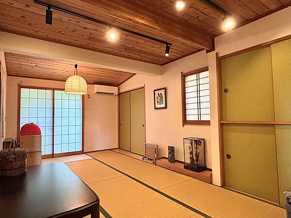 【1階和室】約10帖の広めの和室です