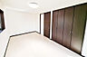 室内：洋室は2階に3部屋あります。