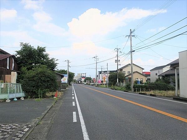 北側道路（東向き）