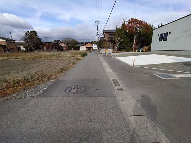 前面道路含む現地写真