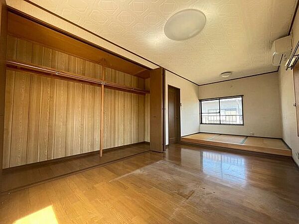 洋室を拡大表示