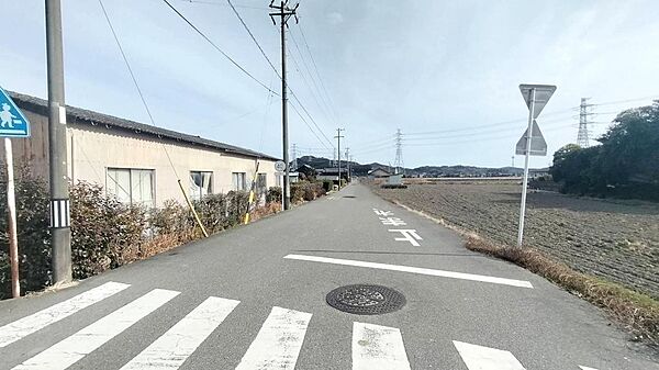 南側前面道路