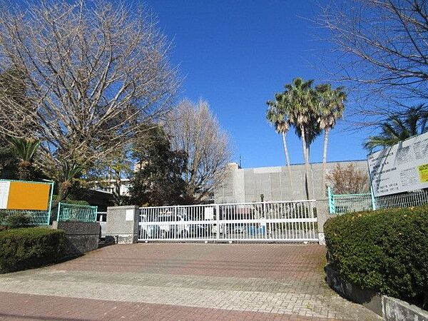 吉野中学校 660m
