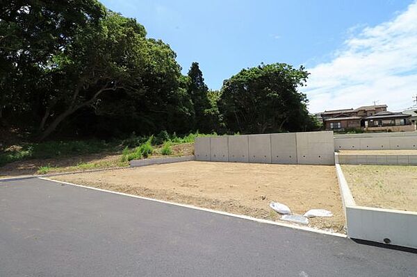 土地売買契約後3ヵ月以内に建築会社アートホームと建築請負契約を締結することを条件に販売し、期間内に契約をされなかった場合、土地売買契約は白紙となり、受領した手付金等の土地代金はお返しします。