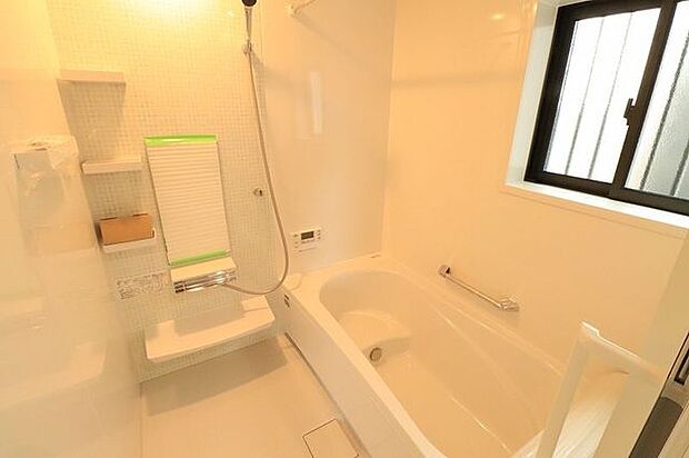 浴室はタカラスタンダードのリラクシアを採用ホーロークリーン浴室パネルでお手入れ簡単です♪同仕様写真。浴室パネルの色は選ぶことが可能です！