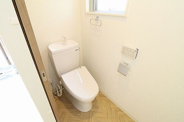 【トイレ（同仕様写真）】タカラスタンダードのティモニSシリーズ全周フチなしでお掃除楽々♪