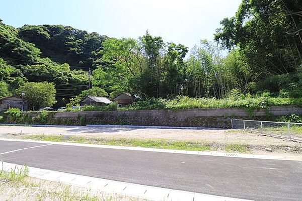 【外観写真】・敷地57.12坪と広々。2階建て+庭付、駐車場が可能な広さ