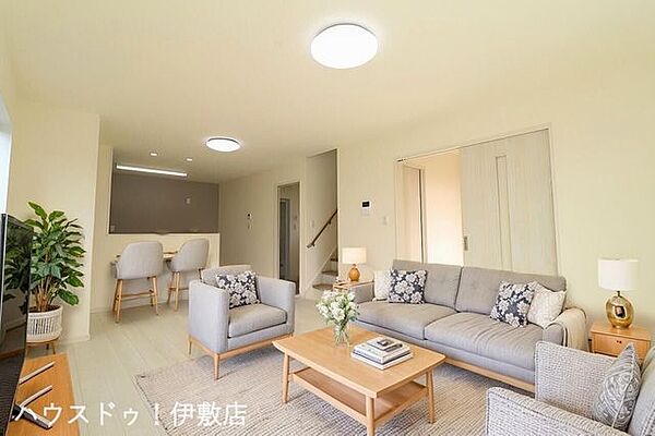 【建築プラン例…みなみの家　リビング】【建物価格…1760万】【建物（延床）面積…87.77m2】※イメージにつき、家具、家電は価格に含まれません