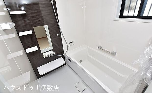 【浴室（同仕様写真）】浴室はタカラスタンダードのリラクシアを採用ホーロークリーン浴室パネルでお手入れ簡単です♪同仕様写真。浴室パネルの色は選ぶことが可能です！