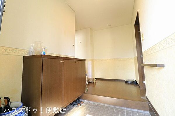 【玄関】弊社にて無料でリフォーム見積もり致します。ワンストップサービスで物件の購入からリフォーム工事まで弊社にお任せ下さい。