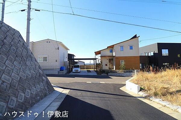 南側前面道路