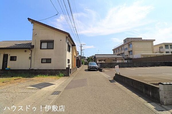 【前面道路】西側前面道路、南方向