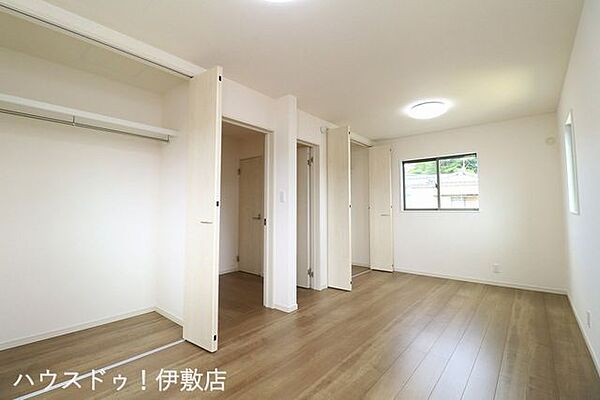 【2F洋室4.5帖×洋室4.5帖】クローゼット付き！各居室収納付きで収納豊富