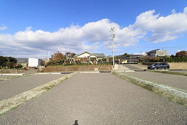 土地売買契約後3ヵ月以内に建築会社アートホームと建築請負契約を締結することを条件に販売し、期間内に契約をされなかった場合、土地売買契約は白紙となり、受領した手付金等の土地代金はお返しします。