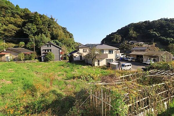 【外観写真】・県道206号線からの看板効果あり