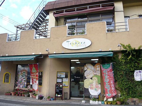 お菓子のつかさ小野にある地元のお菓子屋さんです。 820m