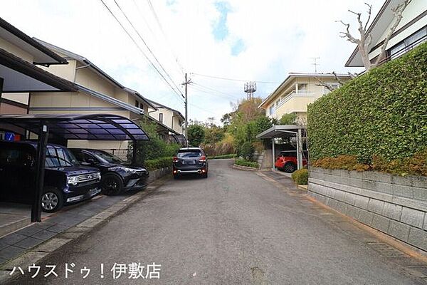 【前面道路】南側前面道路、西方面