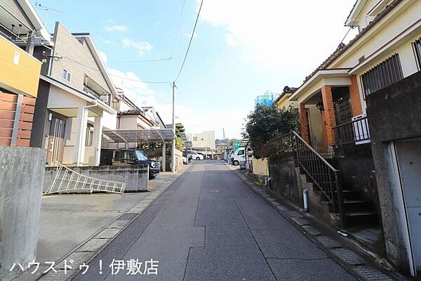 【前面道路】南側前面道路、東側方面