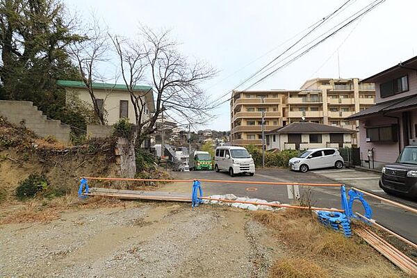 【前面道路】東側前面道路
