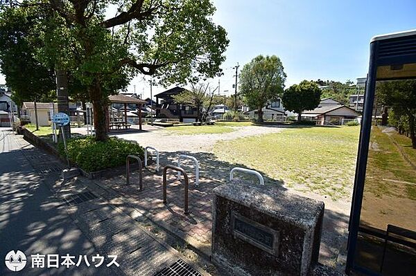 天神山公園【天神山公園】鹿児島市吉野町にある公園です。広場、遊具、トイレ、東屋、公衆電話あり 490m