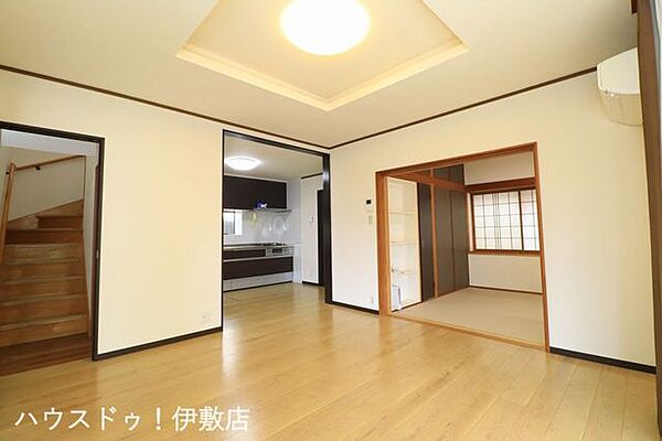【リビング】・2020年8月内装リフォーム済（キッチン、浴室、洗面台、トイレ等）