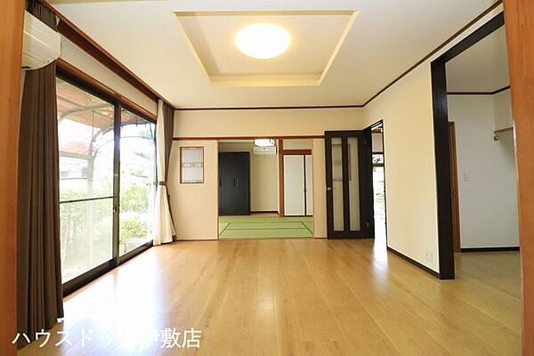 【和室6帖】続き間になっており、広々とした空間