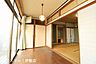 室内：【1F広縁】広々とした広縁付で日向ぼっこをしながらゆっくり過ごせそうです