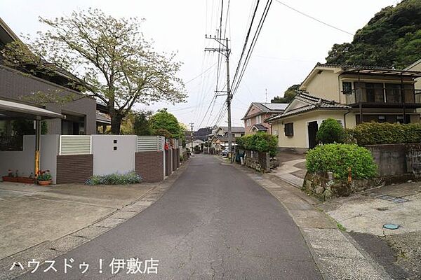 【前面道路】北側前面道路、東方面前面道路交通量少な目です！