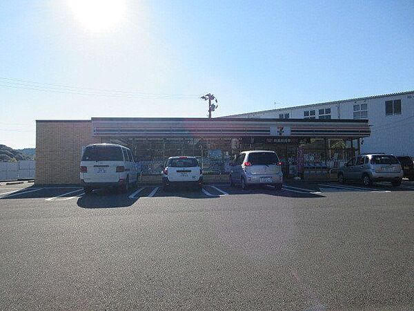 セブンイレブン日置伊集院麦生田店[セブンイレブン日置伊集院麦生田店]コンビニエンス ストアのチェーン。軽食や飲み物をはじめ、売店で扱うさまざまな商品を用意。 1140m