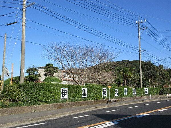伊集院北小学校[伊集院北小学校]教育目標うるわしい教育環境の中で，自ら進んで学び，判断し，行動できる，心豊かでたくましい子どもを育てる校訓望み大きく うるわしく たくましく 2790m