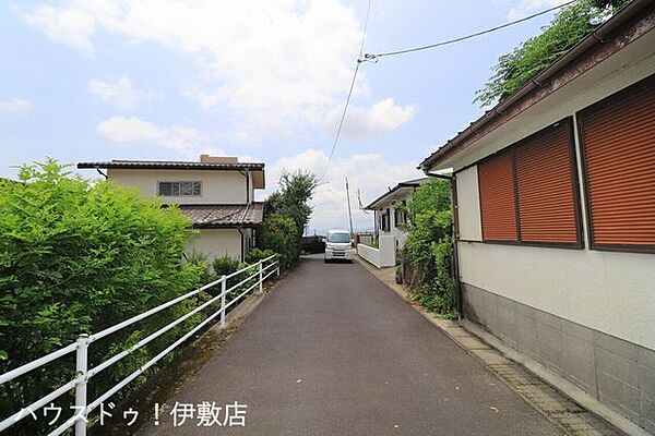 【前面道路】東側前面道路交通量少な目です！