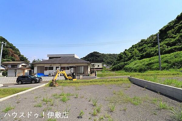 【外観写真】周辺に公園、銀行、教育施設等あり住環境良好です