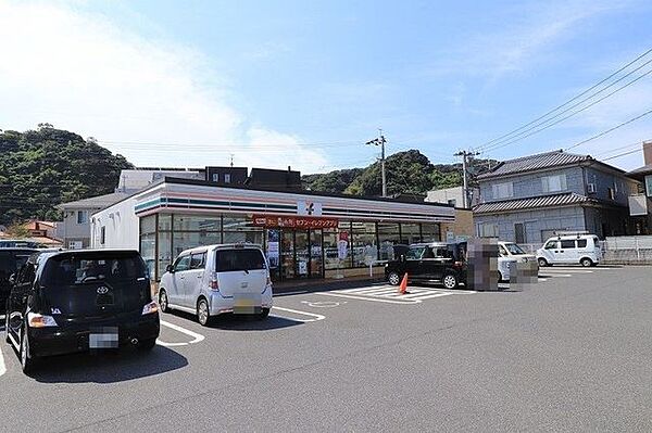 セブンイレブン鹿児島原良店【セブンイレブン鹿児島原良店】コンビニエンス ストアのチェーン。軽食や飲み物をはじめ、売店で扱うさまざまな商品を用意。 1100m