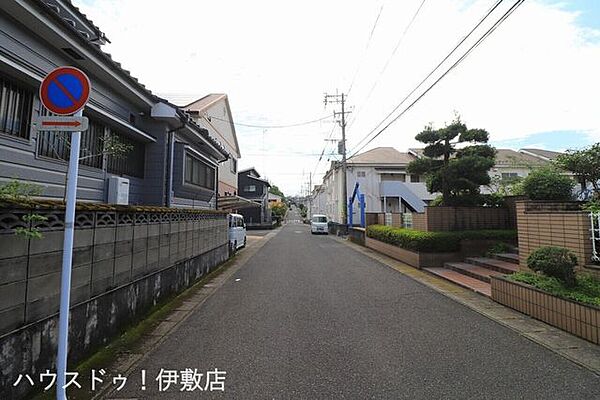【前面道路】南側前面道路、西方面交通量少な目です！