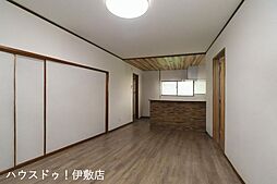 伊敷台6丁目　中古戸建 4LDKのリビング/ダイニング